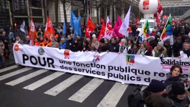 French public sector strike disrupts flights ahead of budget announcement