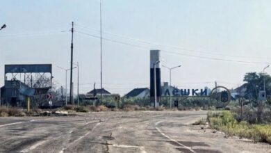Russian Forces Seize Ukrainian Airdrops in Occupied Oleshky, Detaining Residents for Possessing Aid