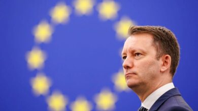 Romania Faces Junk-Status Risk as Political Gridlock Threatens Fiscal Stability
