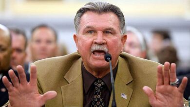 Mike Ditka, NFL Legend and Pioneering Tight End, Dies