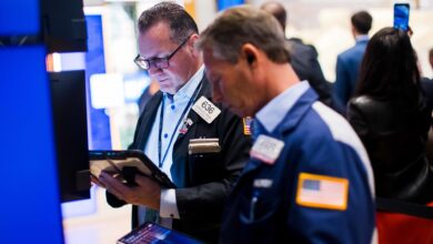 U.S. Stocks Retreat as Treasury Yields Hit 24-Year Highs