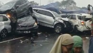 Brake failure triggers 17-vehicle pileup on Cipularang toll road, leaving one dead and 29 injured