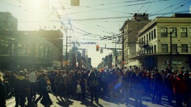 Belgrade Rally of 150,000 Tests Serbia’s Economic Stability Ahead of Sunday Vote