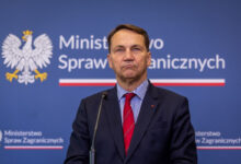 Poland’s Foreign Minister Warns of Russian Resource Depletion if Ukraine Endures Winter