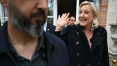 European Populist Right Gains Ground as Traditional Center-Right Parties Face Decline