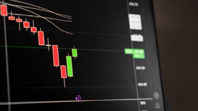 AMD Shares Dip as Intel’s Cautious PC Forecast Cools Sector Optimism