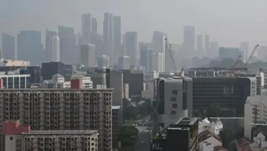 Singapore air quality improves slightly but remains in unhealthy range