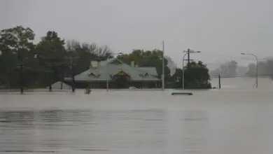 South Africa faces dual threats of extreme heat and severe flooding